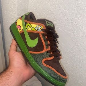 Nike sb dunk low “De la Soul”